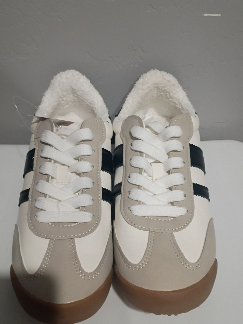 Dolce Vita White, Black & Beige Women's Sherpa-Lined Sneakers - Picture 7 of 8
